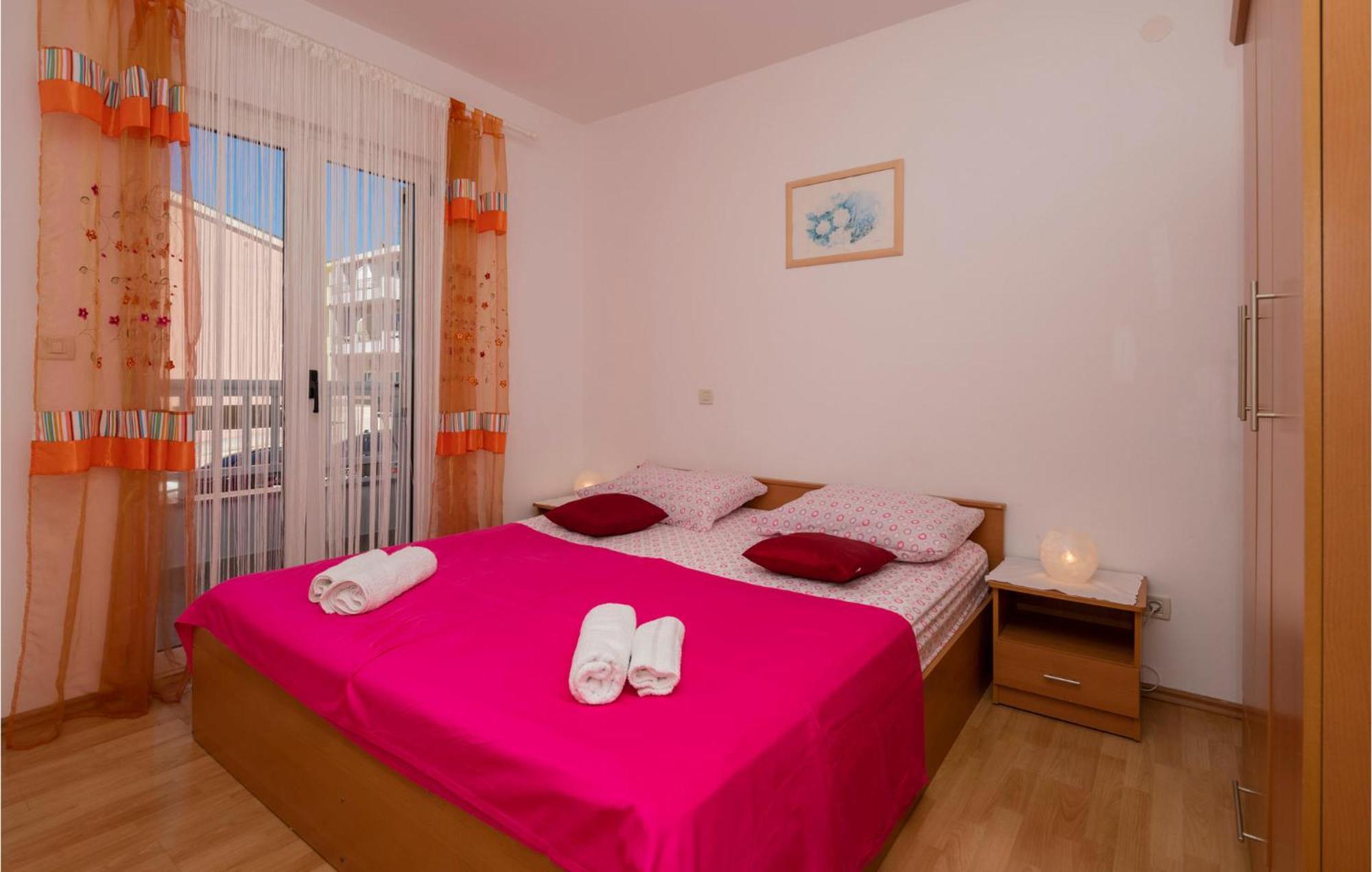 Lovely Apartment In Makarska With Kitchen Zewnętrze zdjęcie