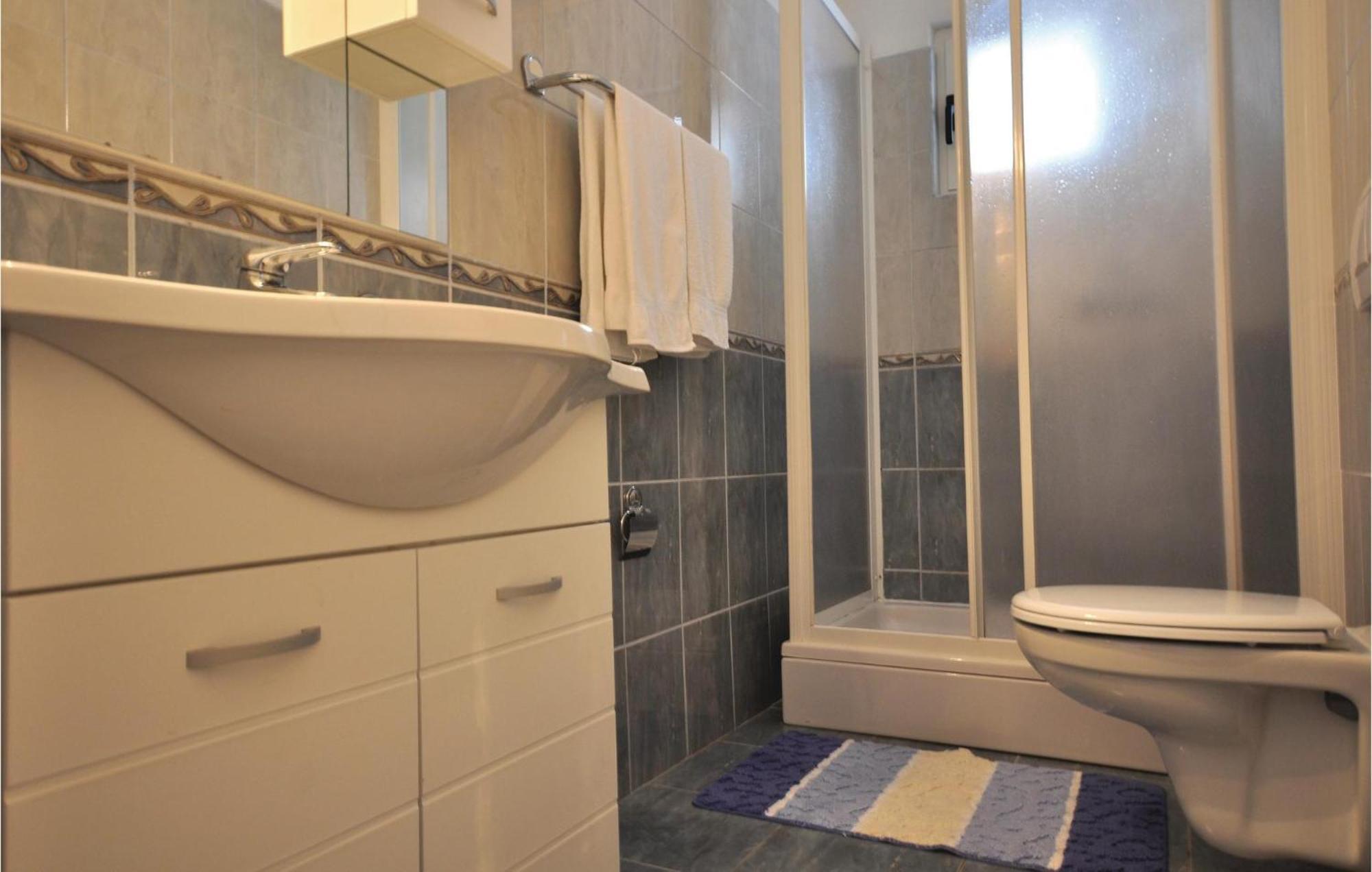 Lovely Apartment In Makarska With Kitchen Zewnętrze zdjęcie