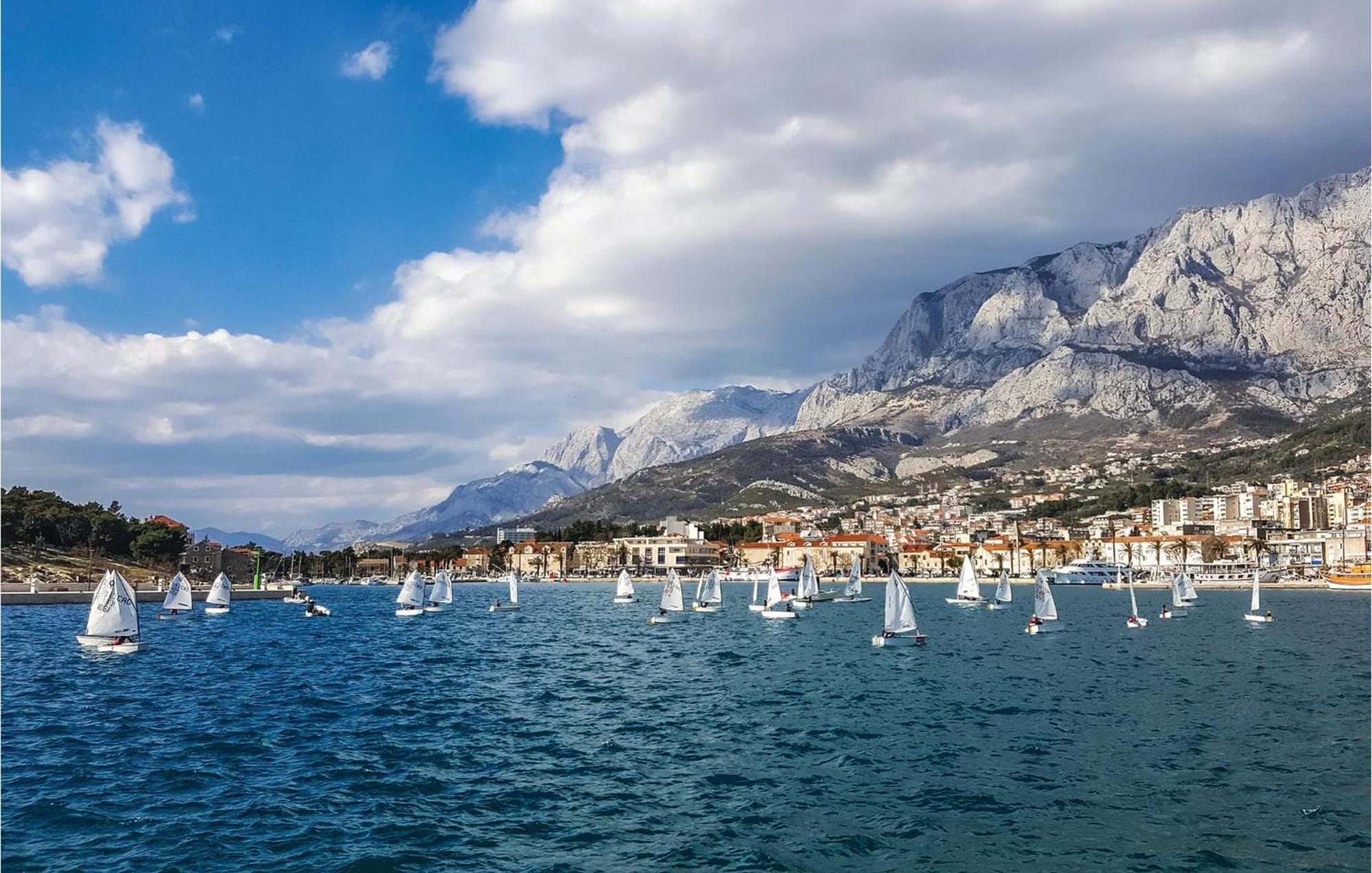 Lovely Apartment In Makarska With Kitchen Zewnętrze zdjęcie